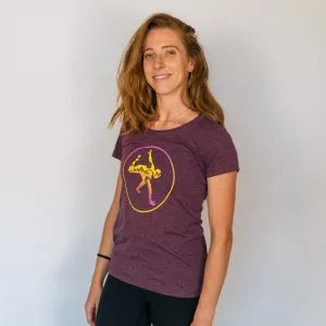 T SHIRT MAROON REACHING UNDERSWITCH (WOMENS)